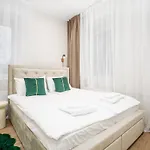 Airport-bus - 13 North - Comfort 5 Apartamento