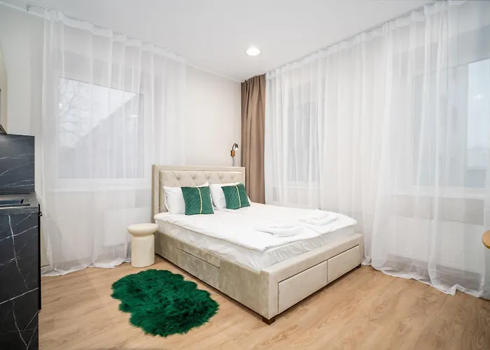 Airport-bus - 13 North - Comfort 5 Apartman *