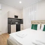 Airport-bus - 13 North - Comfort 5 Apartmán Tallinn